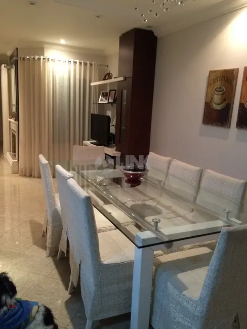 Casa com 4 quartos à venda, 398m2 em Porto Alegre - RS - imagem 8 Foto 8 de Casa com 4 quartos à venda, 398m2 em Porto Alegre - RS