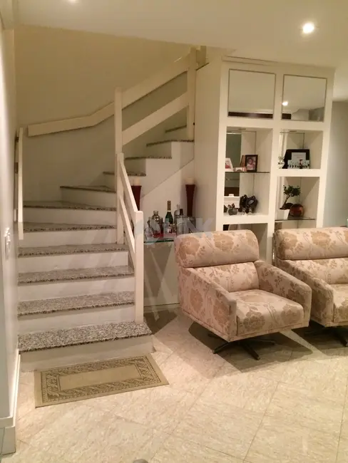 Casa com 4 quartos à venda, 398m2 em Porto Alegre - RS - imagem 5 Foto 5 de Casa com 4 quartos à venda, 398m2 em Porto Alegre - RS