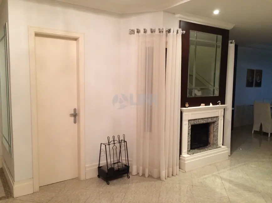 Casa com 4 quartos à venda, 398m2 em Porto Alegre - RS - imagem 3 Foto 3 de Casa com 4 quartos à venda, 398m2 em Porto Alegre - RS