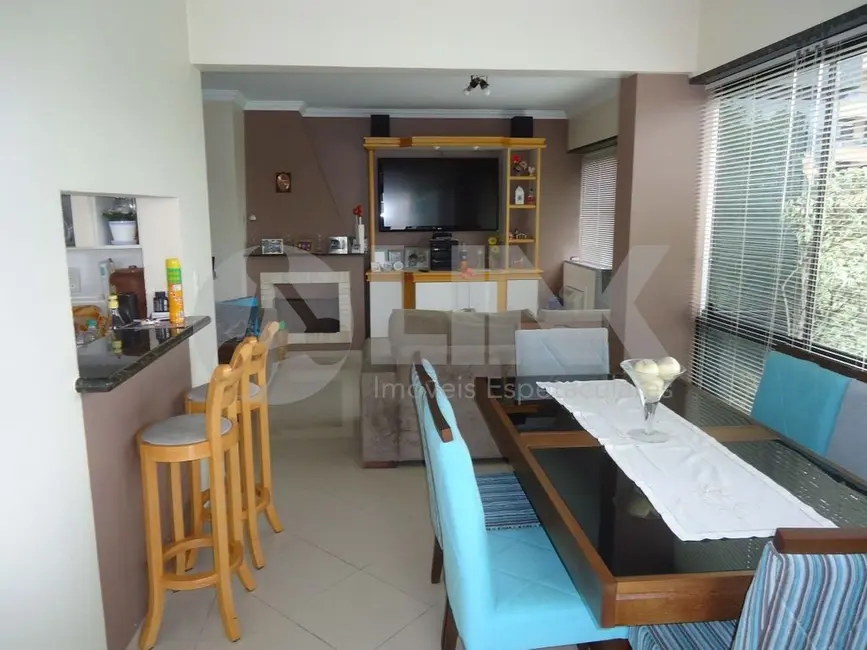 Foto 2 de Apartamento com 3 quartos à venda, 193m2 em Jardim Itu, Porto Alegre - RS