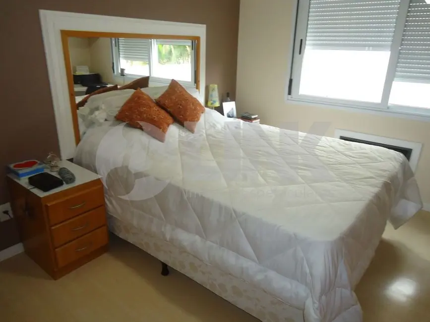 Foto 8 de Apartamento com 3 quartos à venda, 193m2 em Jardim Itu, Porto Alegre - RS