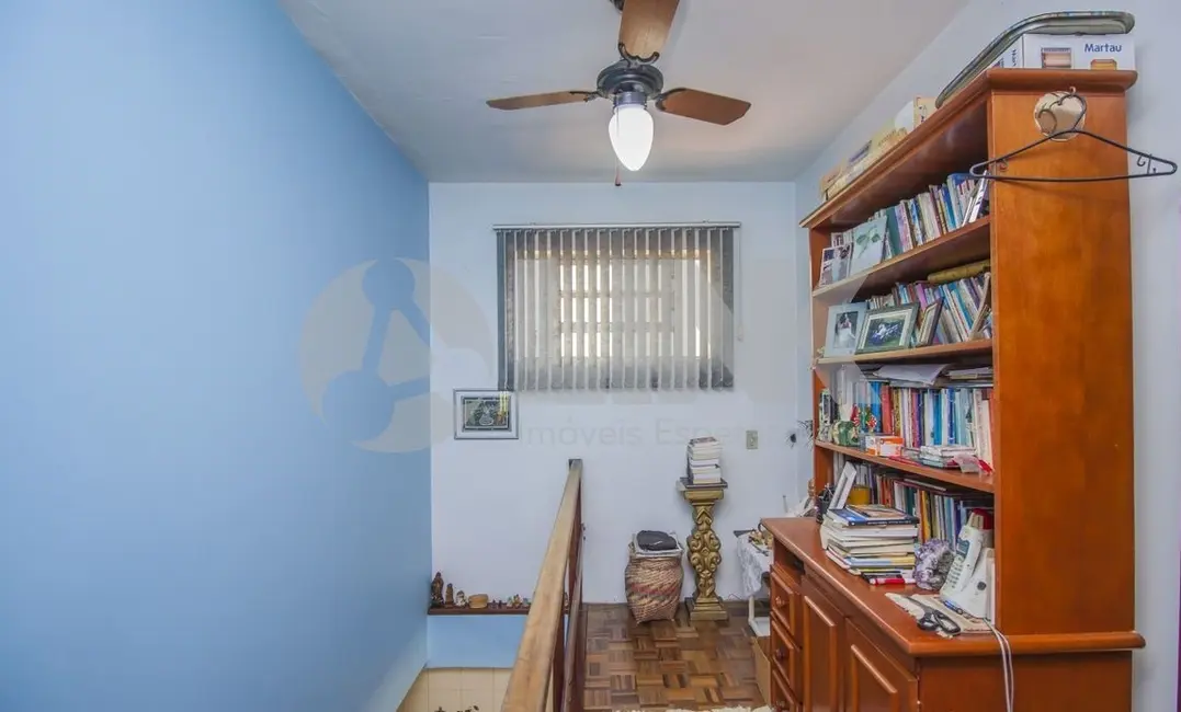 Casa com 3 quartos à venda, 205m2 em Passo da Areia, Porto Alegre - RS - imagem 9 Foto 9 de Casa com 3 quartos à venda, 205m2 em Passo da Areia, Porto Alegre - RS