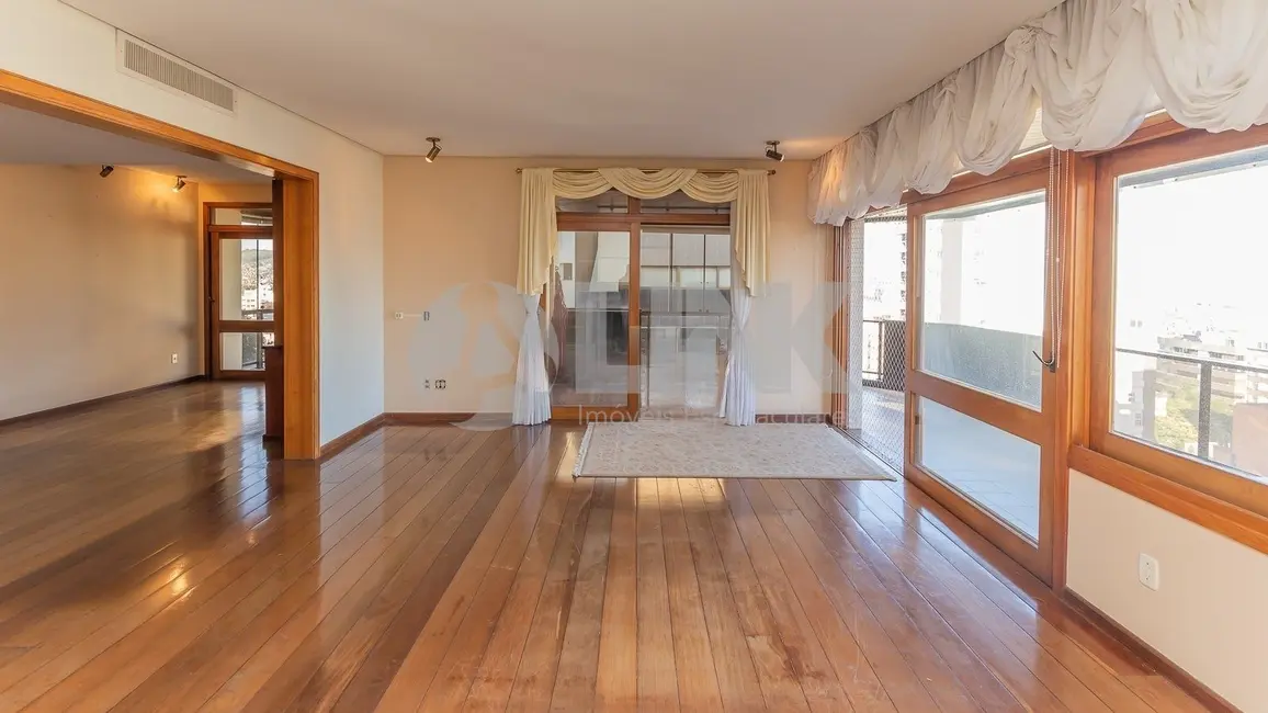 Apartamento com 3 quartos à venda, 227m2 em Petrópolis, Porto Alegre - RS - imagem 5 Foto 5 de Apartamento com 3 quartos à venda, 227m2 em Petrópolis, Porto Alegre - RS