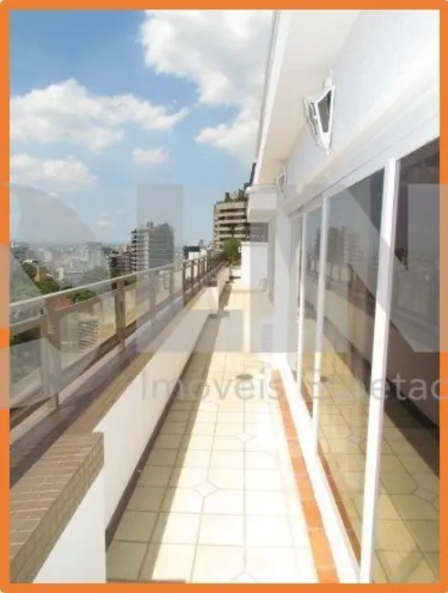 Apartamento com 4 quartos à venda, 547m2 em Moinhos de Vento, Porto Alegre - RS - imagem 8 Foto 8 de Apartamento com 4 quartos à venda, 547m2 em Moinhos de Vento, Porto Alegre - RS