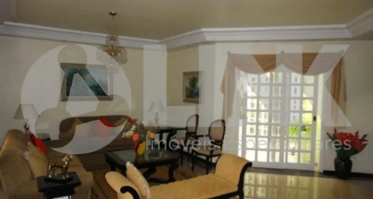 Casa com 4 quartos à venda, 353m2 em São Sebastião, Porto Alegre - RS - imagem 3 Foto 3 de Casa com 4 quartos à venda, 353m2 em São Sebastião, Porto Alegre - RS