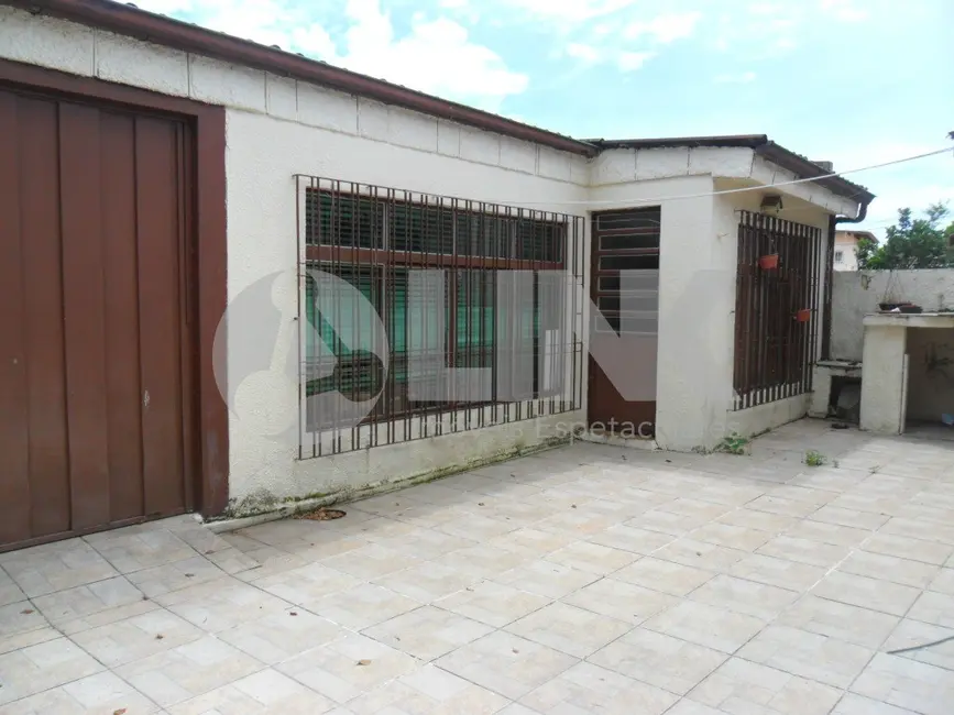 Foto 2 de Casa com 3 quartos à venda, 200m2 em São Sebastião, Porto Alegre - RS