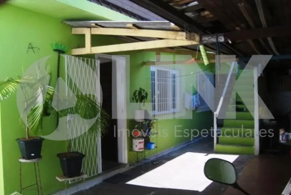 Casa com 3 quartos à venda, 300m2 em Sarandi, Porto Alegre - RS - imagem 5 Foto 5 de Casa com 3 quartos à venda, 300m2 em Sarandi, Porto Alegre - RS
