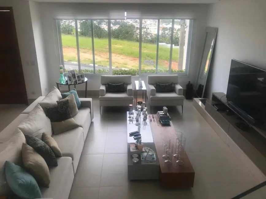 Foto 3 de Casa com 4 quartos à venda, 340m2 em Aruja - SP