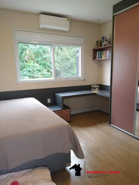 Foto 6 de Casa de Condomínio com 4 quartos à venda, 250m2 em Aruja - SP