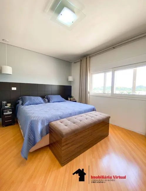 Casa de Condomínio com 3 quartos à venda, 202m2 em Aruja - SP - imagem 6 Foto 6 de Casa de Condomínio com 3 quartos à venda, 202m2 em Aruja - SP