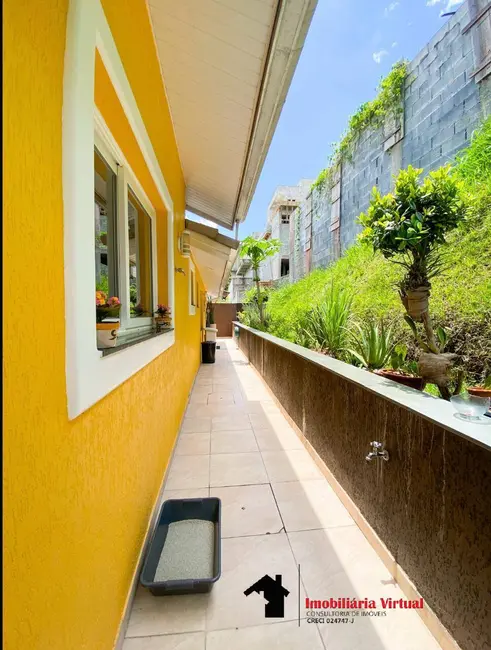 Casa de Condomínio com 3 quartos à venda, 202m2 em Aruja - SP - imagem 9 Foto 9 de Casa de Condomínio com 3 quartos à venda, 202m2 em Aruja - SP