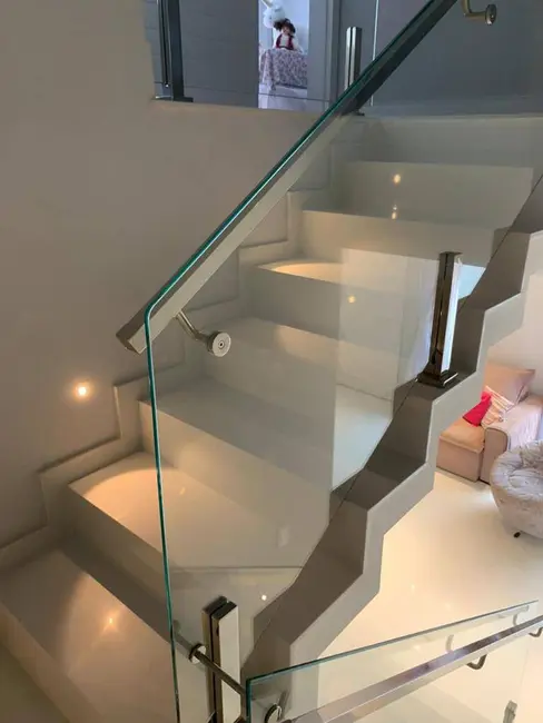 Foto 4 de Casa com 4 quartos à venda, 300300m2 em Aruja - SP