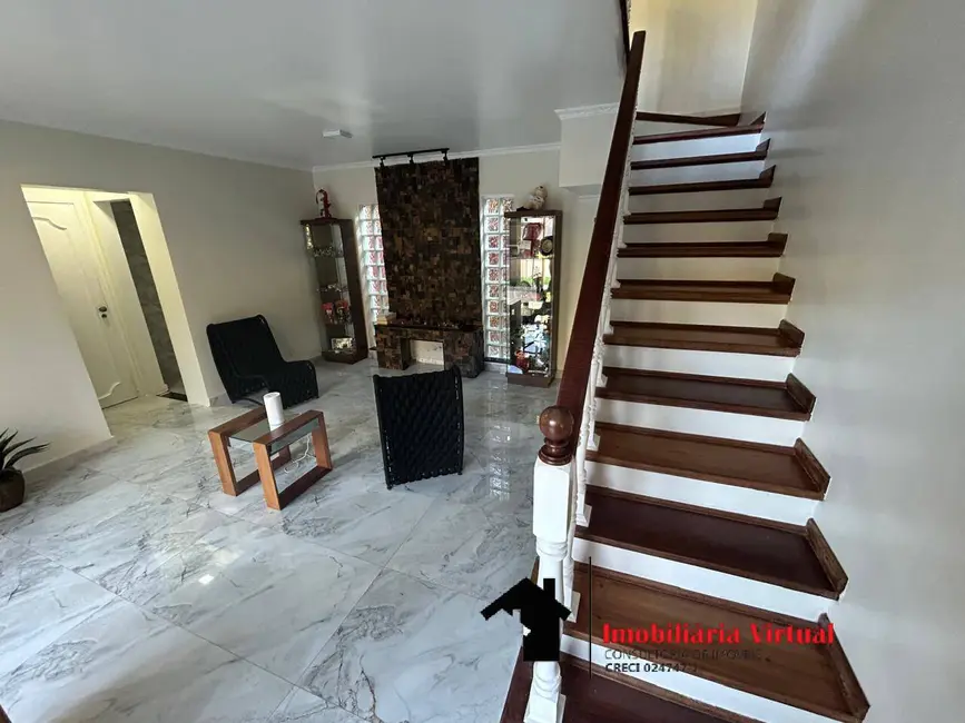 Foto 2 de Casa com 5 quartos à venda, 500m2 em Arujázinho I, II e III, Aruja - SP