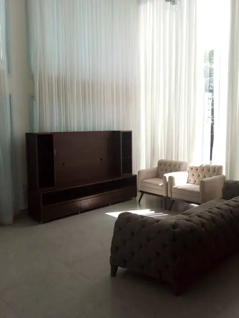 Foto 2 de Casa com 3 quartos à venda, 170m2 em Aruja - SP