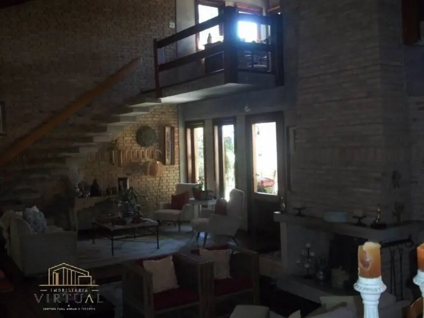 Casa de Condomínio com 4 quartos à venda, 400m2 em Aruja - SP - imagem 3 Foto 3 de Casa de Condomínio com 4 quartos à venda, 400m2 em Aruja - SP