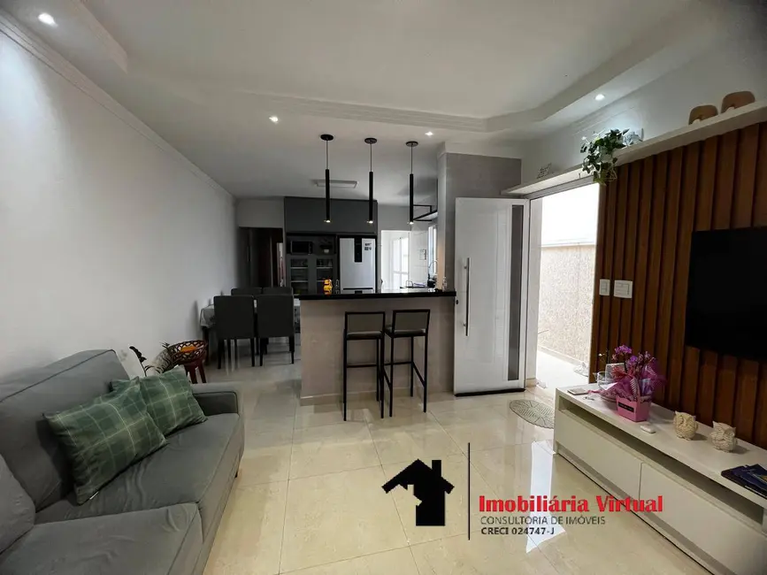 Foto 1 de Casa com 3 quartos à venda em Aruja - SP