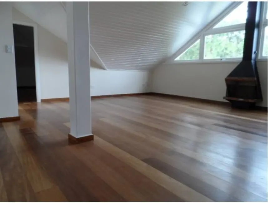 Casa de Condomínio com 3 quartos à venda, 300m2 em Aruja - SP - imagem 5 Foto 5 de Casa de Condomínio com 3 quartos à venda, 300m2 em Aruja - SP