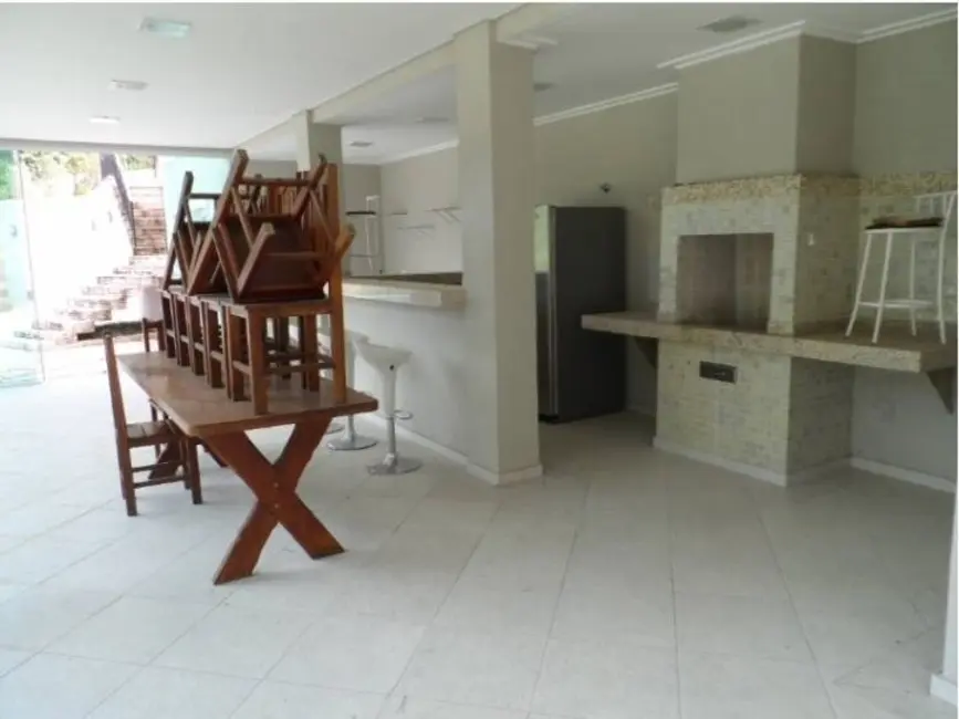 Casa de Condomínio com 3 quartos à venda, 300m2 em Aruja - SP - imagem 4 Foto 4 de Casa de Condomínio com 3 quartos à venda, 300m2 em Aruja - SP