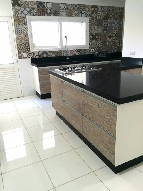 Foto 8 de Casa de Condomínio com 3 quartos à venda, 325m2 em Aruja - SP