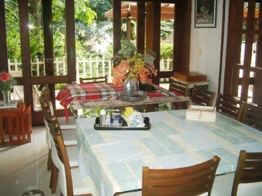 Foto 2 de Casa de Condomínio com 3 quartos à venda, 400m2 em Aruja - SP