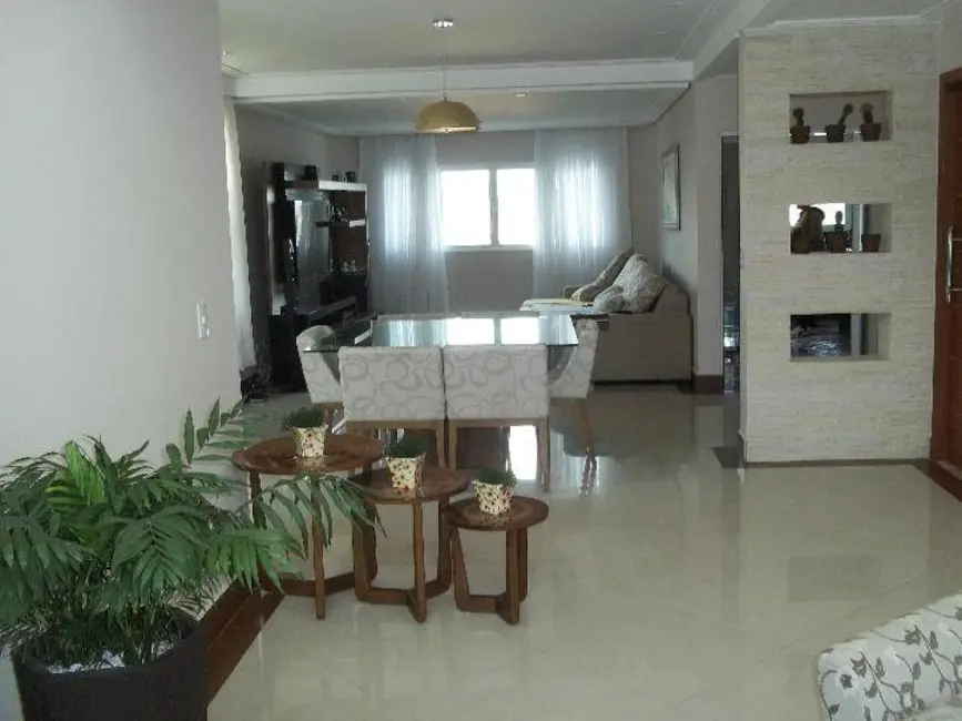 Foto 3 de Casa de Condomínio com 3 quartos à venda em Aruja - SP