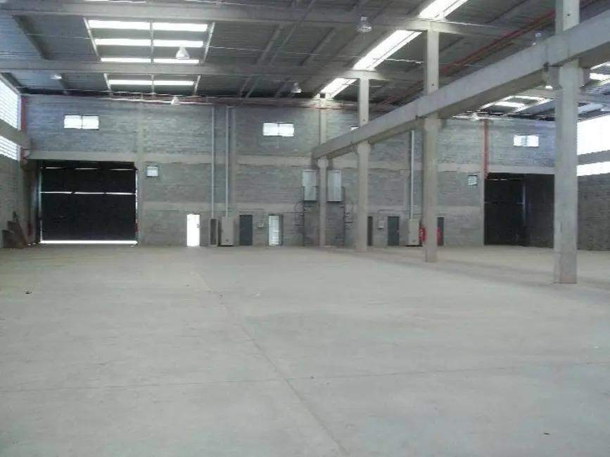 Foto 4 de Armazém / Galpão para alugar, 1350m2 em Aruja - SP