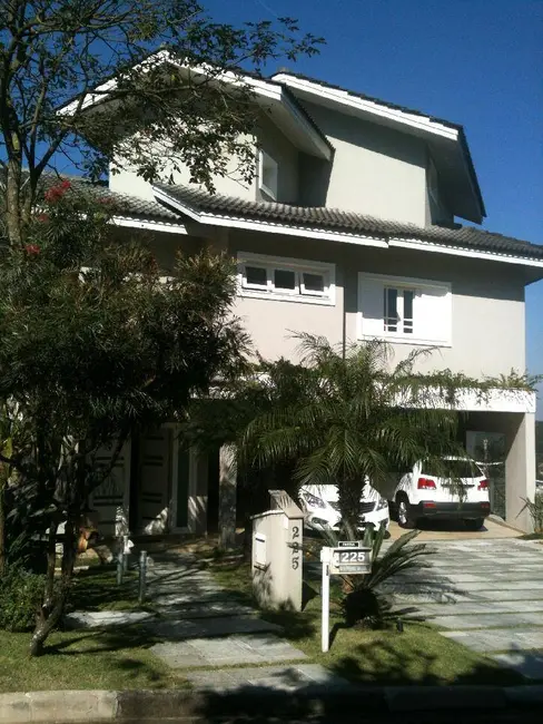 Casa de Condomínio com 4 quartos à venda em Aruja - SP - imagem 3 Foto 3 de Casa de Condomínio com 4 quartos à venda em Aruja - SP