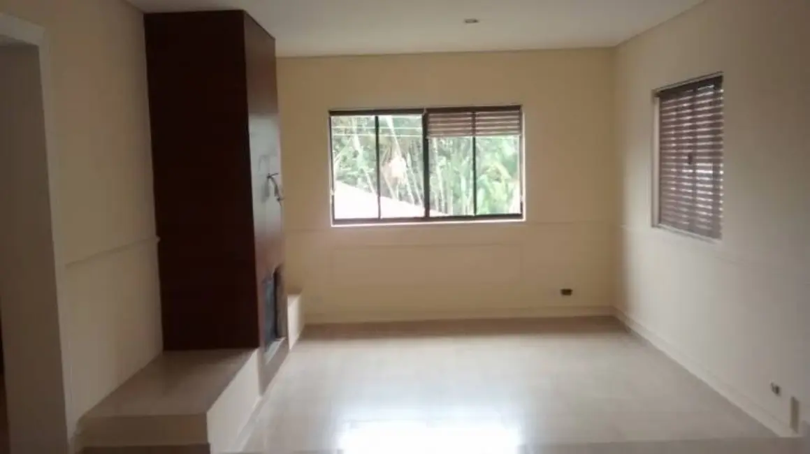 Foto 3 de Casa de Condomínio com 3 quartos à venda e para alugar em Aruja - SP