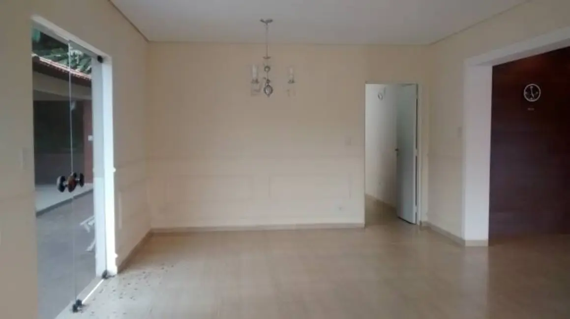 Foto 4 de Casa de Condomínio com 3 quartos à venda e para alugar em Aruja - SP