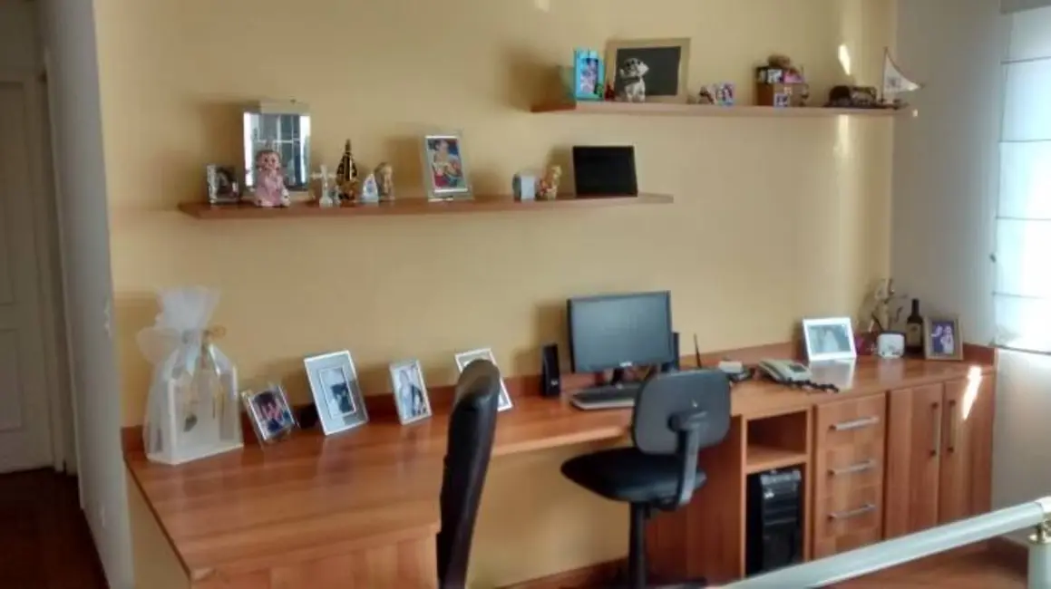 Foto 3 de Casa com 4 quartos à venda em Aruja - SP