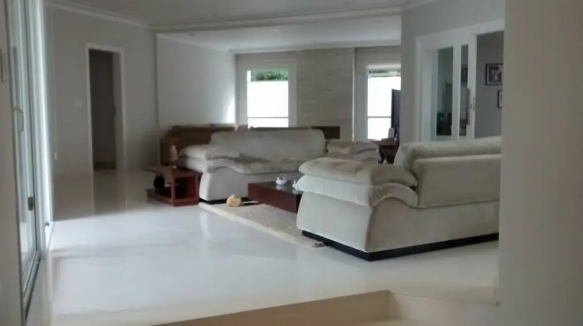 Foto 8 de Casa com 4 quartos à venda, 700m2 em Aruja - SP