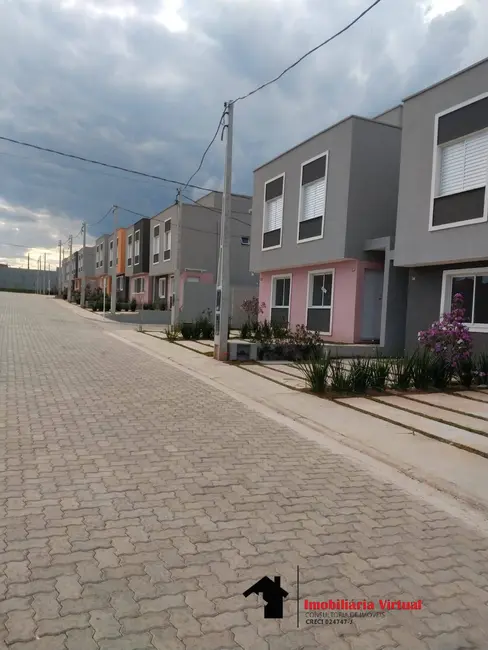 Foto 1 de Casa com 2 quartos à venda, 56m2 em Centro, Aruja - SP