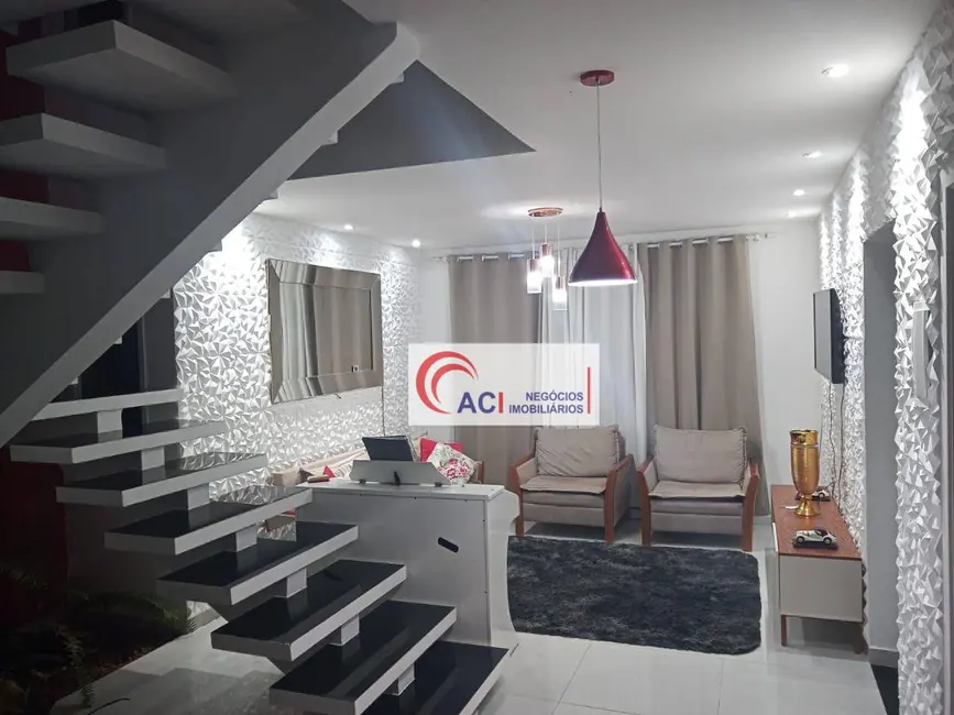 Casa com 3 quartos à venda, 490m2 em Transurb, Itapevi - SP - imagem 6 Foto 6 de Casa com 3 quartos à venda, 490m2 em Transurb, Itapevi - SP