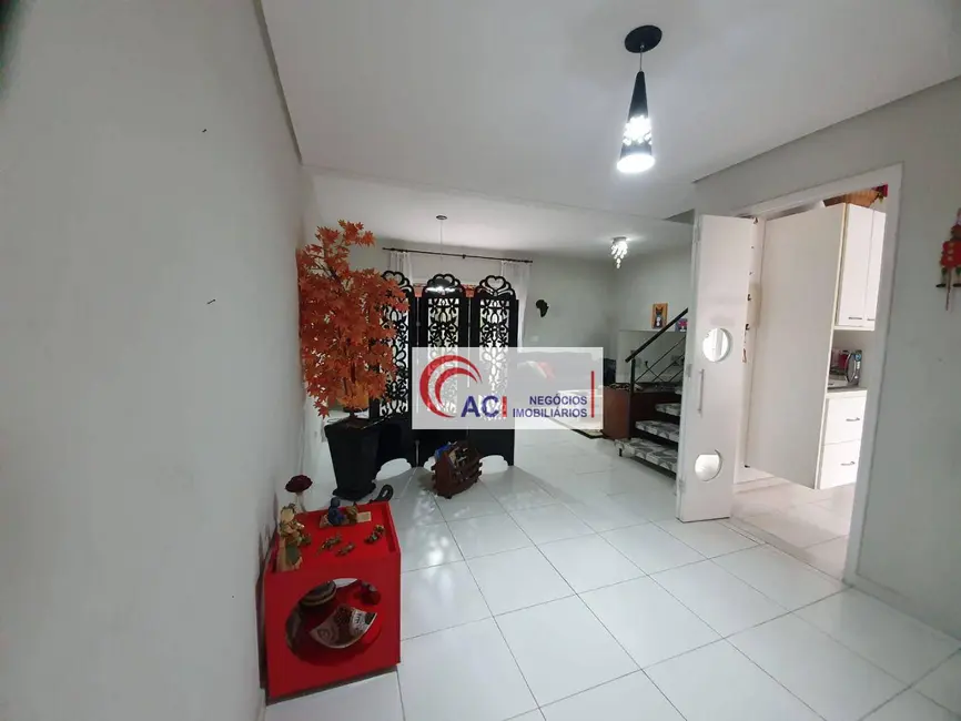 Foto 3 de Casa de Condomínio com 3 quartos à venda, 120m2 em Vila Santo Antônio do Portão, Cotia - SP