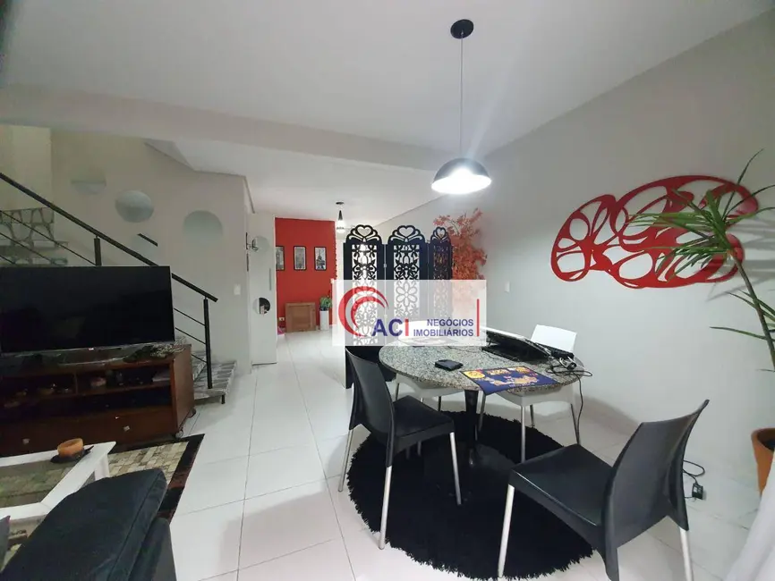 Foto 2 de Casa de Condomínio com 3 quartos à venda, 120m2 em Vila Santo Antônio do Portão, Cotia - SP