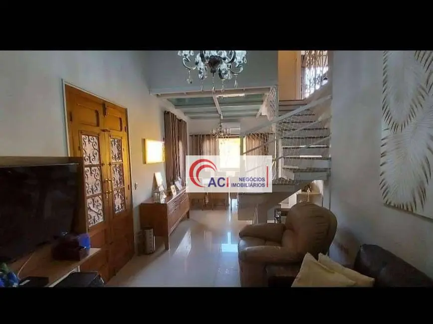 Casa com 3 quartos à venda, 276m2 em Jardim Semiramis, Cotia - SP - imagem 9 Foto 9 de Casa com 3 quartos à venda, 276m2 em Jardim Semiramis, Cotia - SP