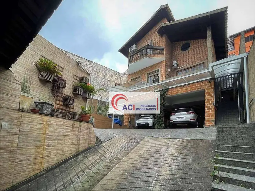 Casa com 3 quartos à venda, 276m2 em Jardim Semiramis, Cotia - SP - imagem 4 Foto 4 de Casa com 3 quartos à venda, 276m2 em Jardim Semiramis, Cotia - SP