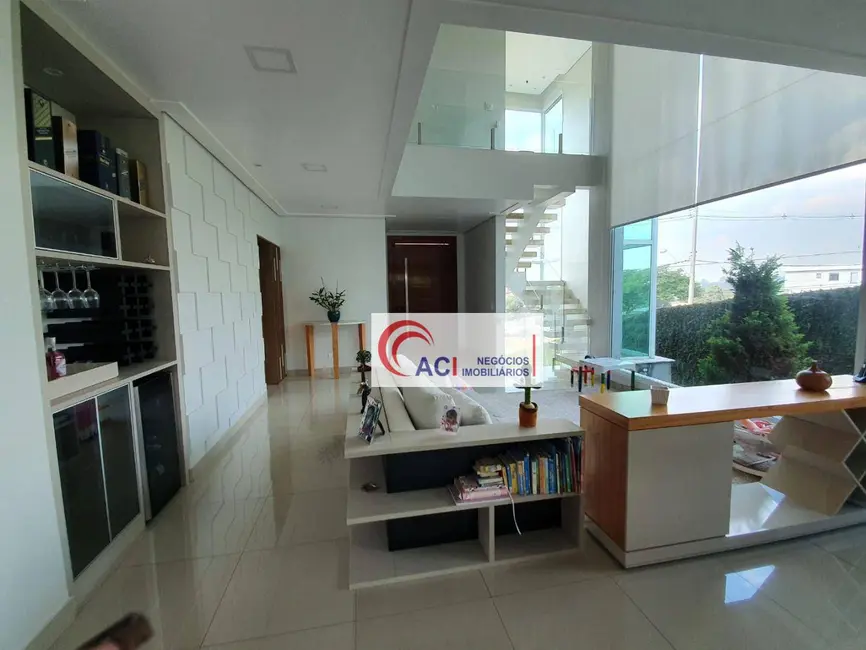 Foto 2 de Casa de Condomínio com 4 quartos à venda, 560m2 em Jardim do Golf I, Jandira - SP