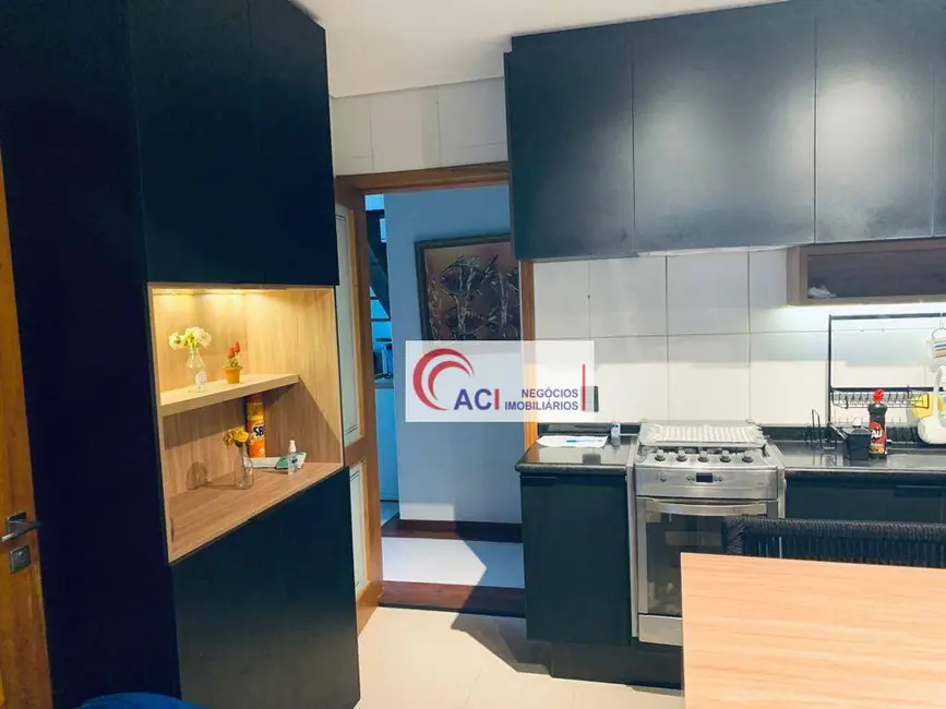 Casa de Condomínio com 3 quartos à venda e para alugar, 300m2 em Transurb, Itapevi - SP - imagem 9 Foto 9 de Casa de Condomínio com 3 quartos à venda e para alugar, 300m2 em Transurb, Itapevi - SP