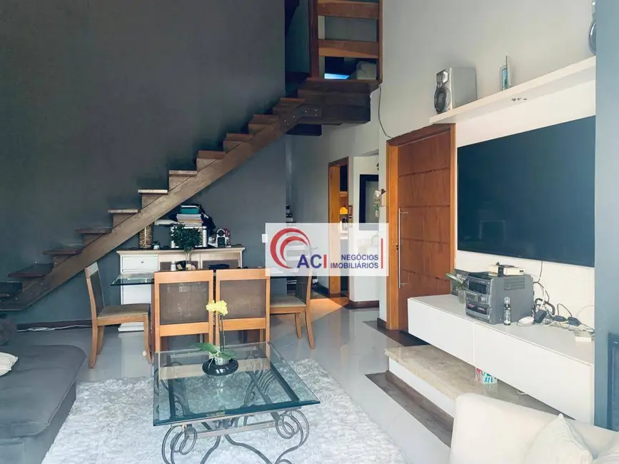 Casa de Condomínio com 3 quartos à venda e para alugar, 300m2 em Transurb, Itapevi - SP - imagem 2 Foto 2 de Casa de Condomínio com 3 quartos à venda e para alugar, 300m2 em Transurb, Itapevi - SP