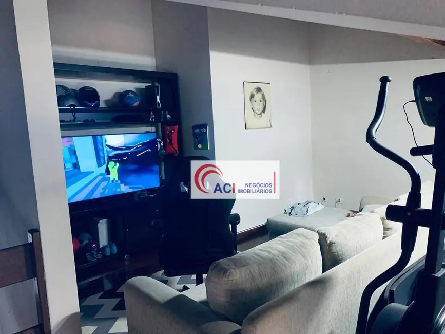 Casa de Condomínio com 3 quartos à venda e para alugar, 300m2 em Transurb, Itapevi - SP - imagem 4 Foto 4 de Casa de Condomínio com 3 quartos à venda e para alugar, 300m2 em Transurb, Itapevi - SP