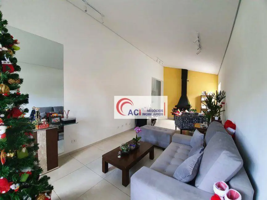 Casa de Condomínio com 3 quartos à venda e para alugar, 402m2 em Transurb, Itapevi - SP - imagem 5 Foto 5 de Casa de Condomínio com 3 quartos à venda e para alugar, 402m2 em Transurb, Itapevi - SP