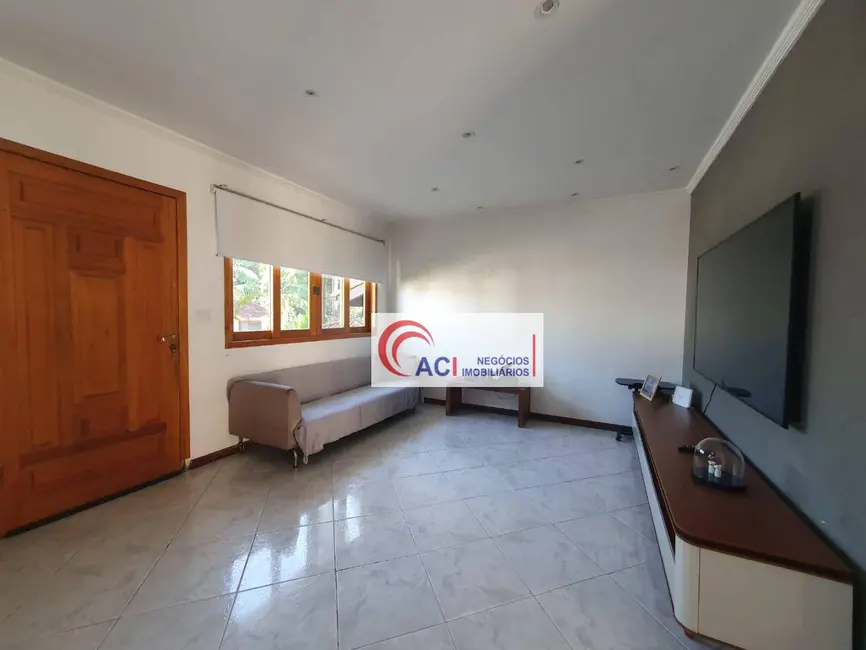 Casa de Condomínio com 3 quartos à venda, 420m2 em Transurb, Itapevi - SP - imagem 9 Foto 9 de Casa de Condomínio com 3 quartos à venda, 420m2 em Transurb, Itapevi - SP