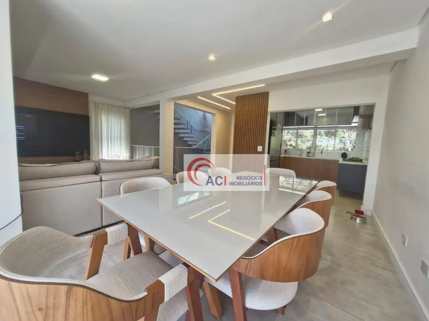 Foto 6 de Casa de Condomínio com 3 quartos à venda, 380m2 em Transurb, Itapevi - SP