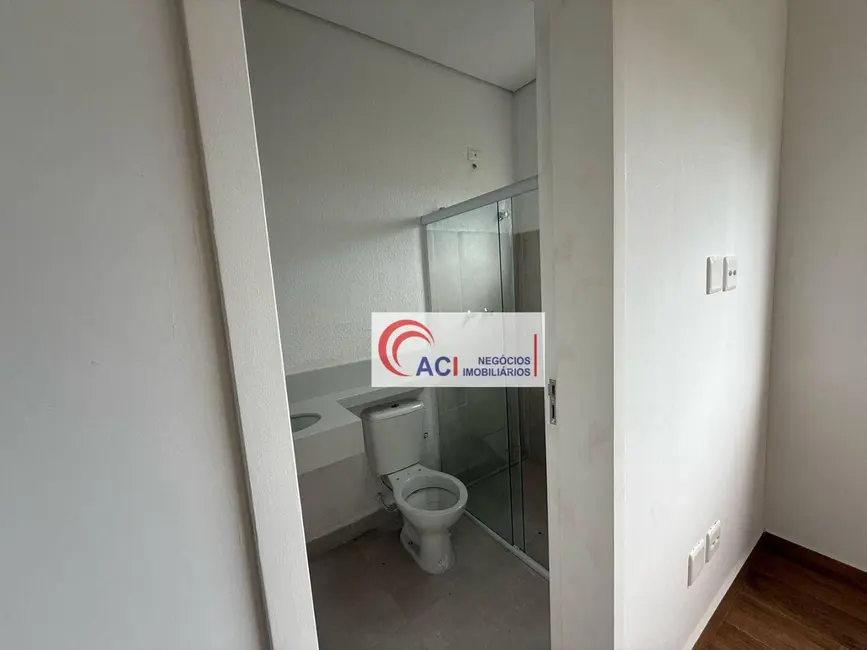 Foto 9 de Casa de Condomínio com 3 quartos para alugar, 400m2 em Chácara dos Junqueiras, Carapicuiba - SP