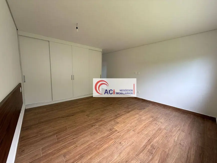 Foto 5 de Casa de Condomínio com 3 quartos para alugar, 400m2 em Chácara dos Junqueiras, Carapicuiba - SP