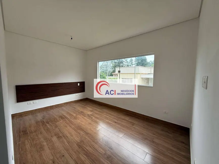 Foto 6 de Casa de Condomínio com 3 quartos para alugar, 400m2 em Carapicuiba - SP