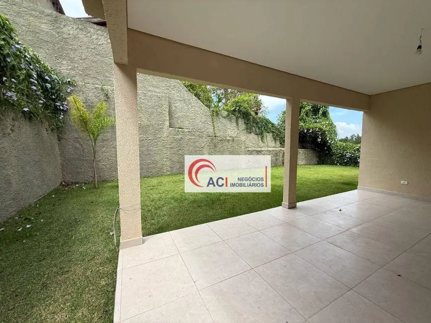 Foto 1 de Casa de Condomínio com 3 quartos para alugar, 400m2 em Chácara dos Junqueiras, Carapicuiba - SP