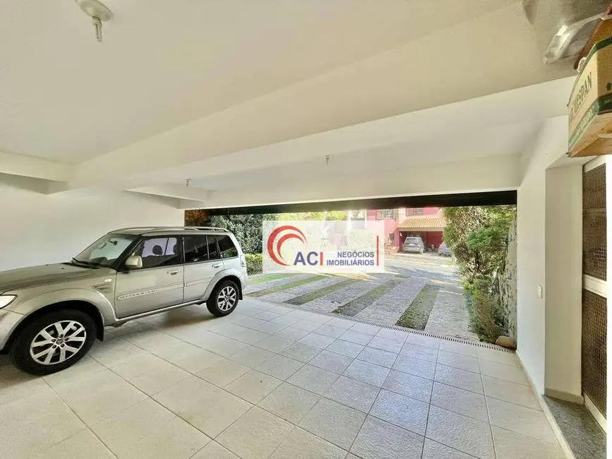 Casa de Condomínio com 4 quartos à venda, 383m2 em São Paulo II, Cotia - SP - imagem 4 Foto 4 de Casa de Condomínio com 4 quartos à venda, 383m2 em São Paulo II, Cotia - SP