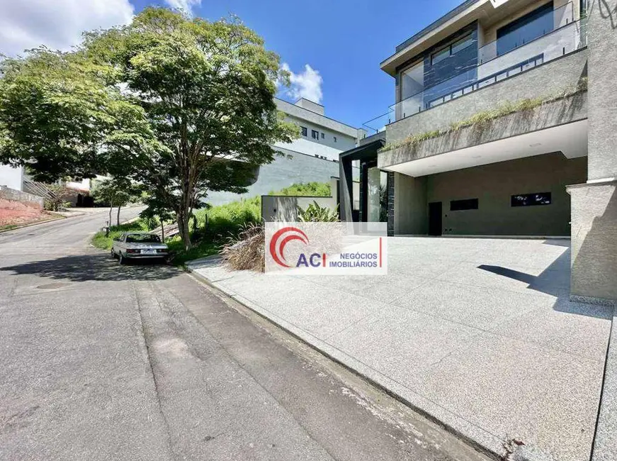 Casa de Condomínio com 4 quartos à venda, 398m2 em São Paulo II, Cotia - SP - imagem 3 Foto 3 de Casa de Condomínio com 4 quartos à venda, 398m2 em São Paulo II, Cotia - SP